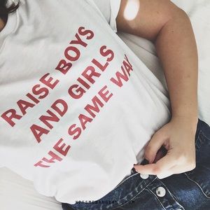Raise boys and girls the same way Crop Top